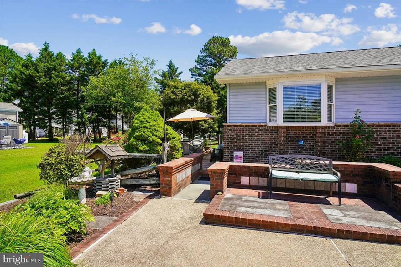  Real Estate for Sale - 30879 Maplewood Rd in Ocean View Photo 4
