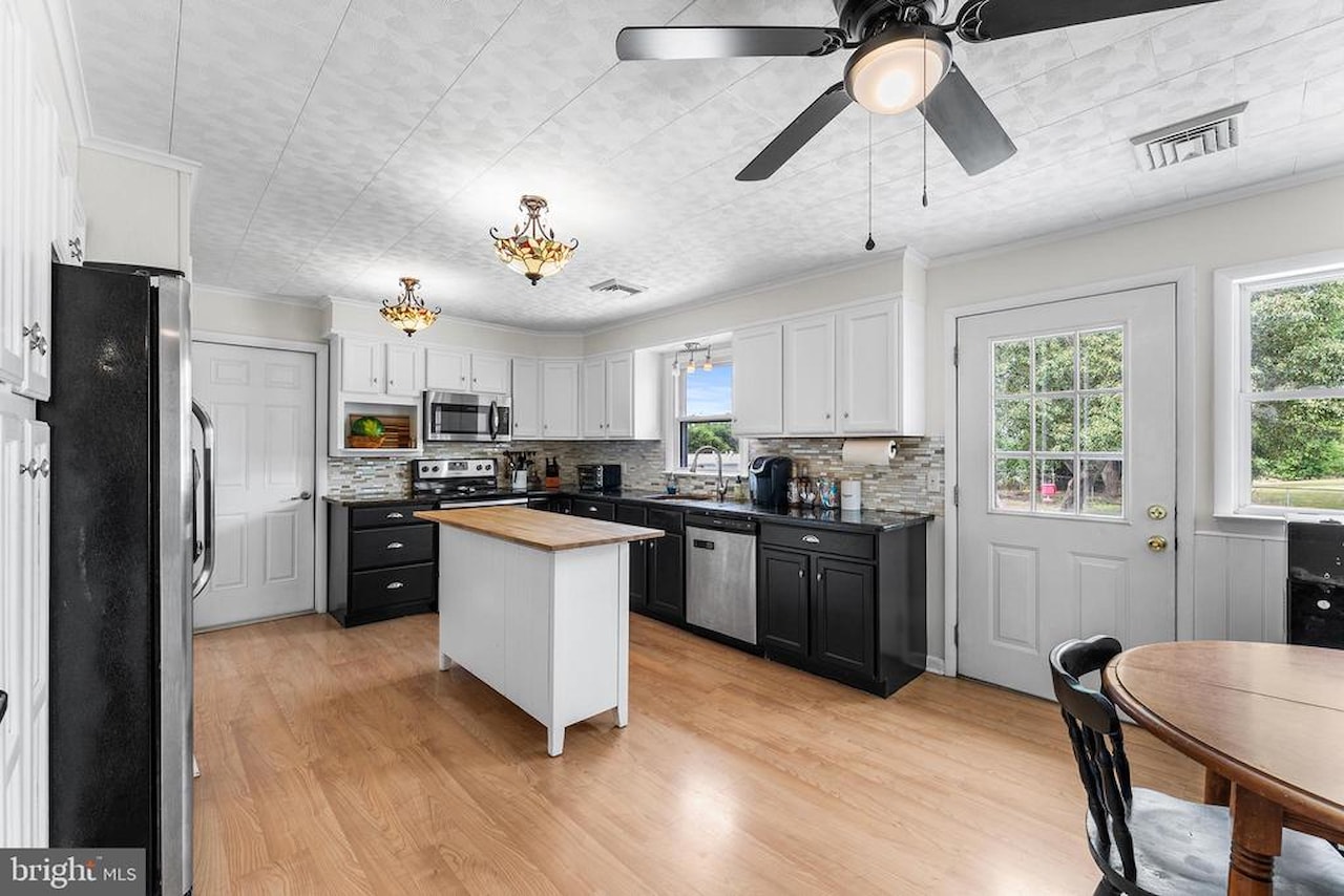  Real Estate for Sale - 28237 Dagsboro Rd in Dagsboro Photo 6