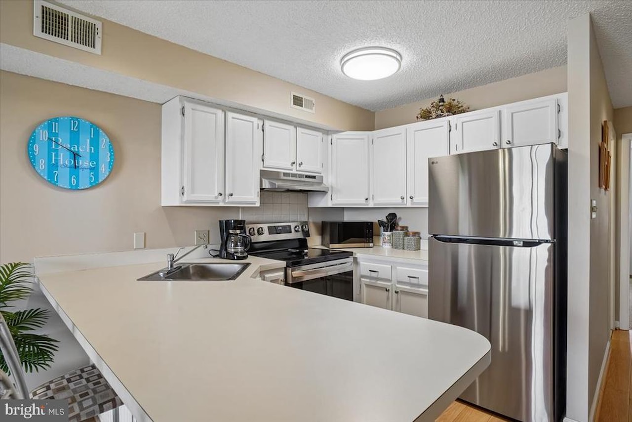 Jamaica Bay Real Estate for Sale - 204 33rd St #30302 in Ocean City Photo 7