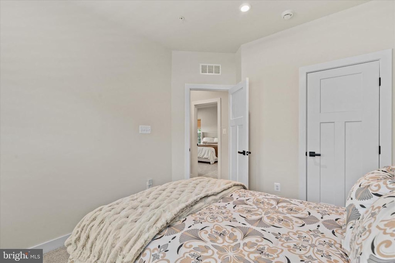  Real Estate for Sale - 12105 Landings Blvd in Berlin Photo 24