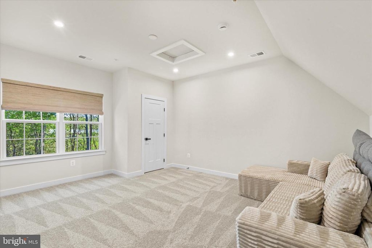  Real Estate for Sale - 12105 Landings Blvd in Berlin Photo 25