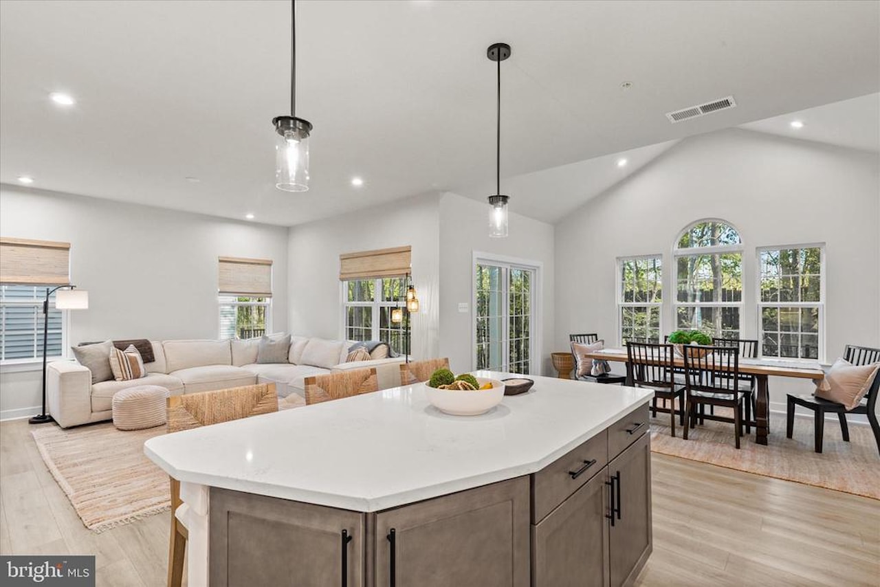  Real Estate for Sale - 12105 Landings Blvd in Berlin Photo 11
