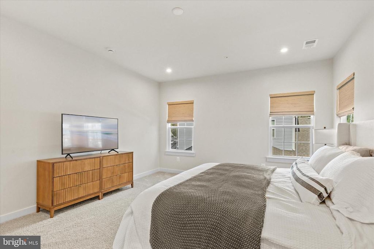  Real Estate for Sale - 12105 Landings Blvd in Berlin Photo 29