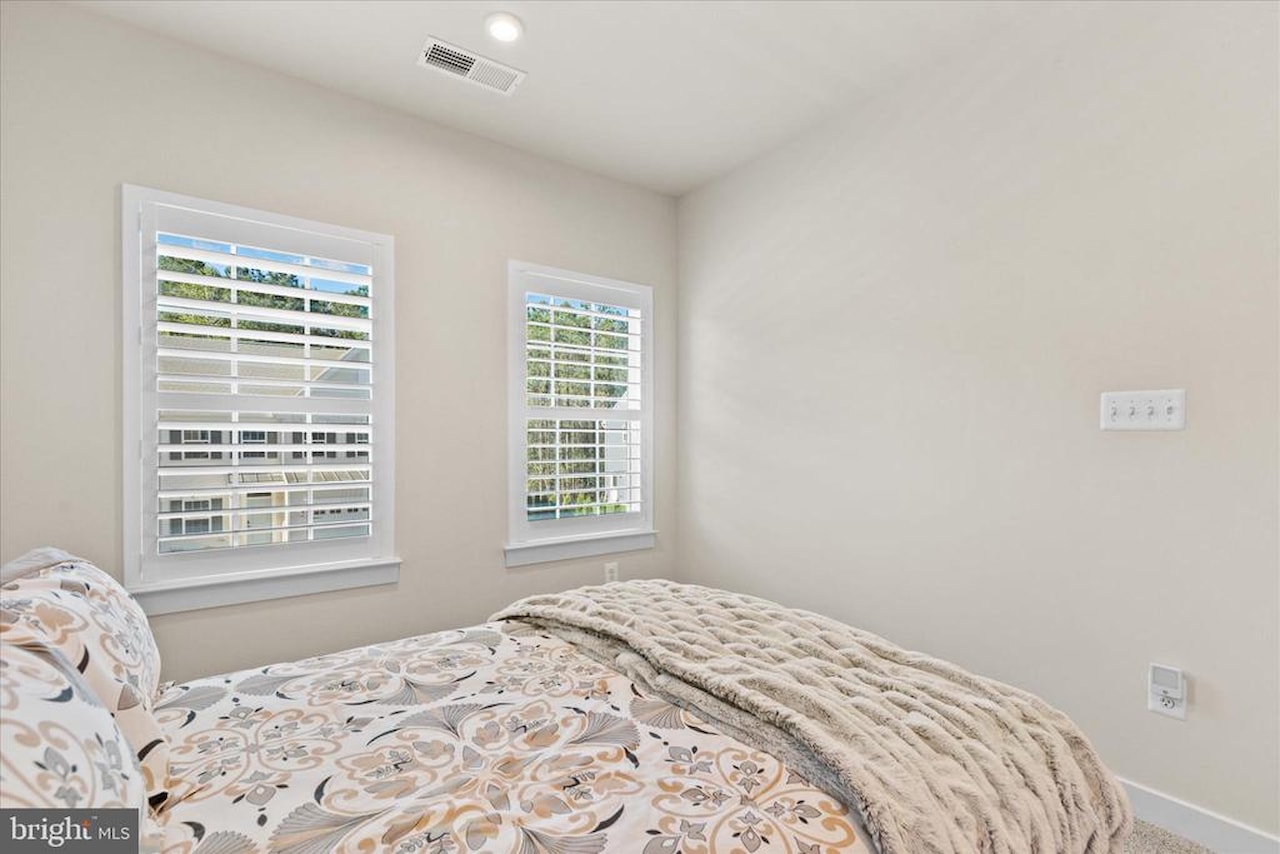  Real Estate for Sale - 12105 Landings Blvd in Berlin Photo 23