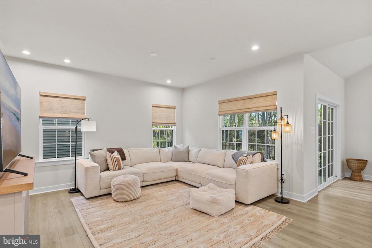  Real Estate for Sale - 12105 Landings Blvd in Berlin Photo 16