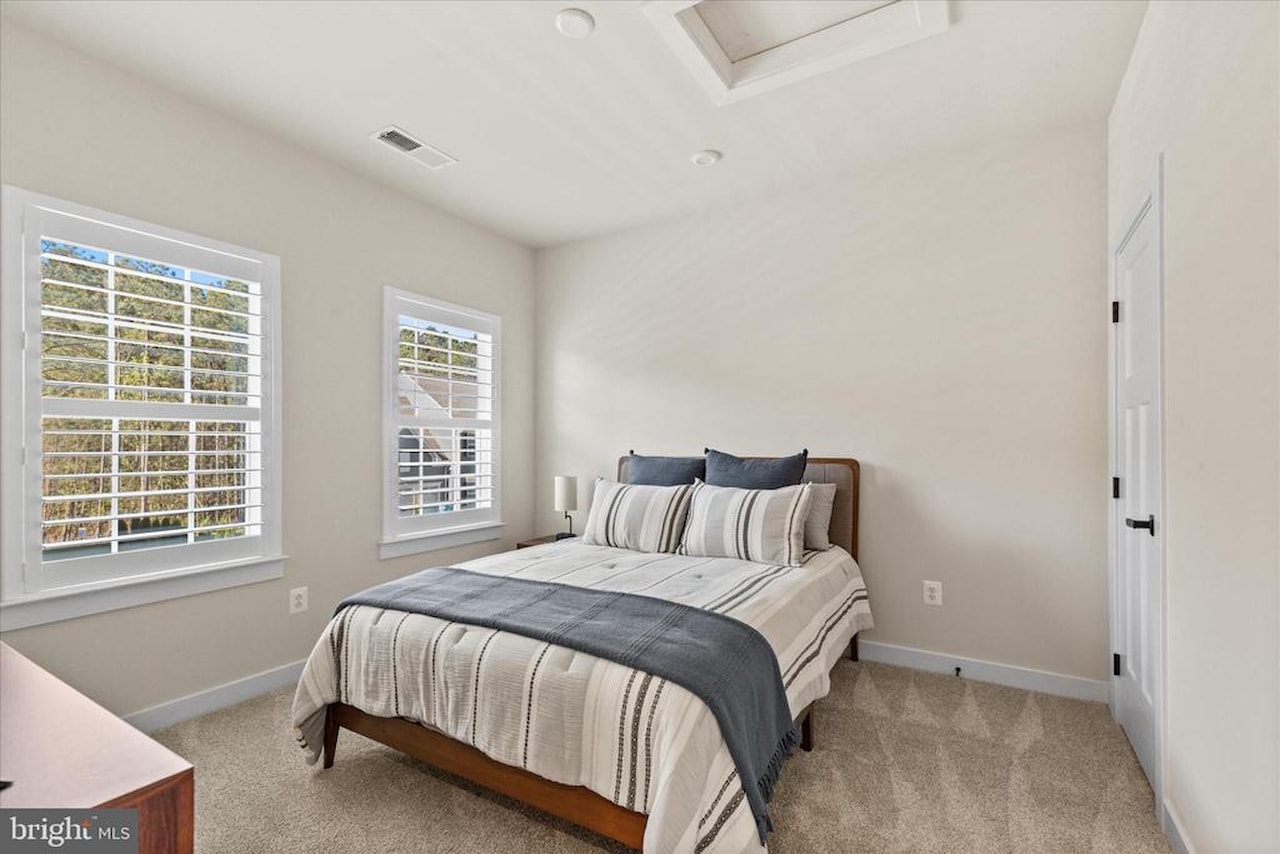  Real Estate for Sale - 12105 Landings Blvd in Berlin Photo 18