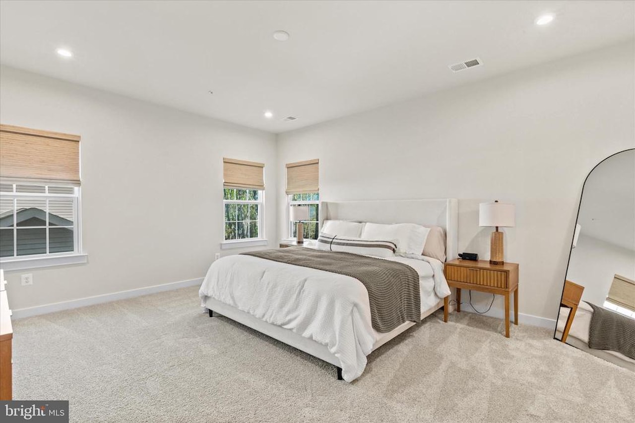  Real Estate for Sale - 12105 Landings Blvd in Berlin Photo 27