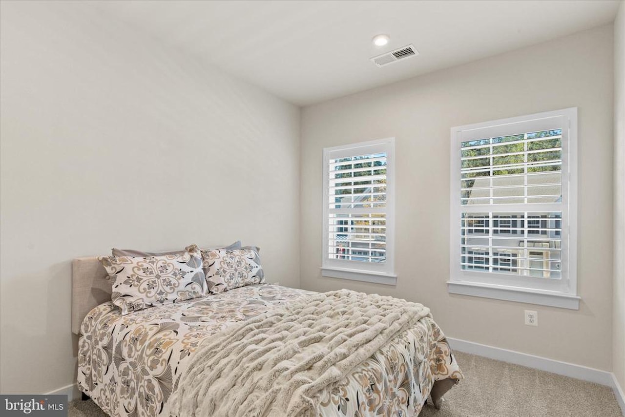  Real Estate for Sale - 12105 Landings Blvd in Berlin Photo 22