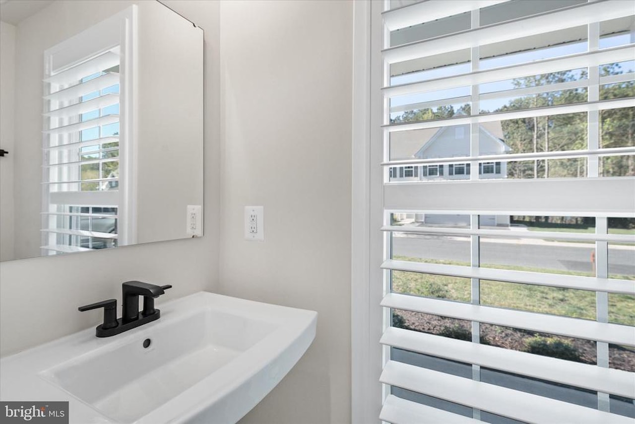  Real Estate for Sale - 12105 Landings Blvd in Berlin Photo 32