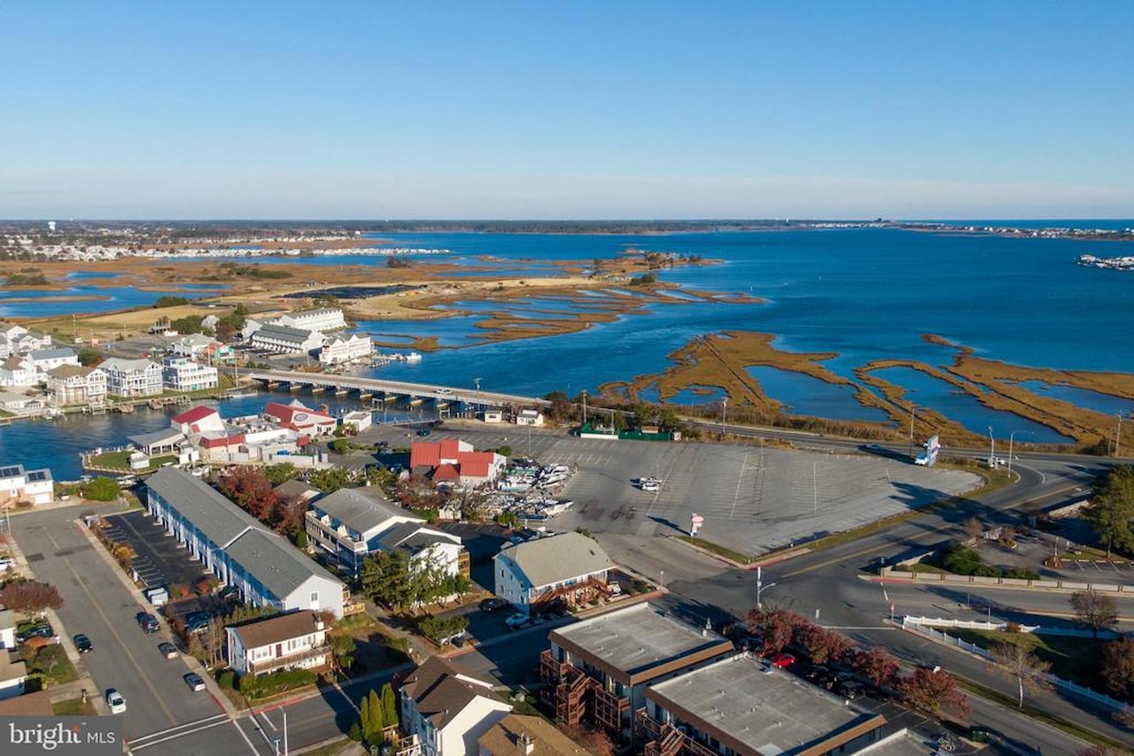 Sandel Bay Real Estate for Sale - 14211 Dukes Ave #203 in Ocean City Photo 2