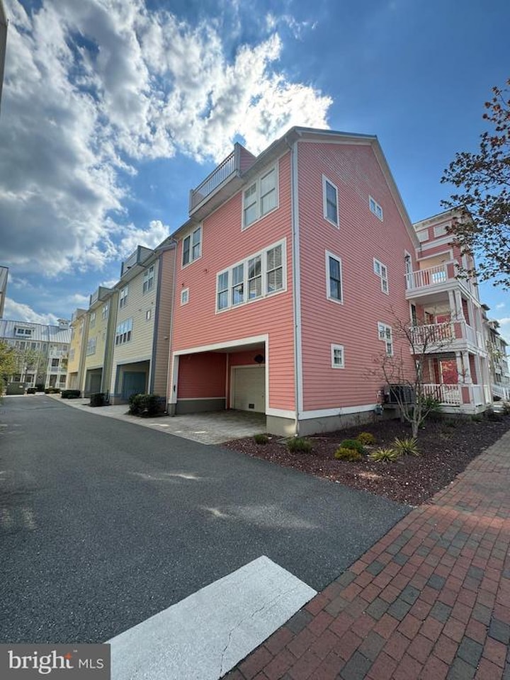 Sunset Island Real Estate for Sale - 8 Shore Point Dr in Ocean City Photo 4
