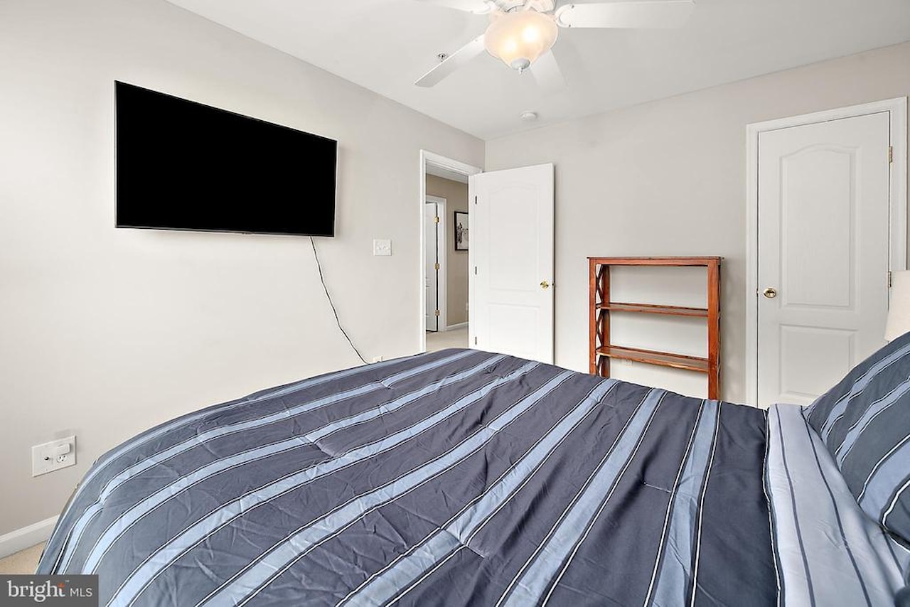  Real Estate for Sale - 172 Intrepid Ln #1402 in Berlin Photo 30