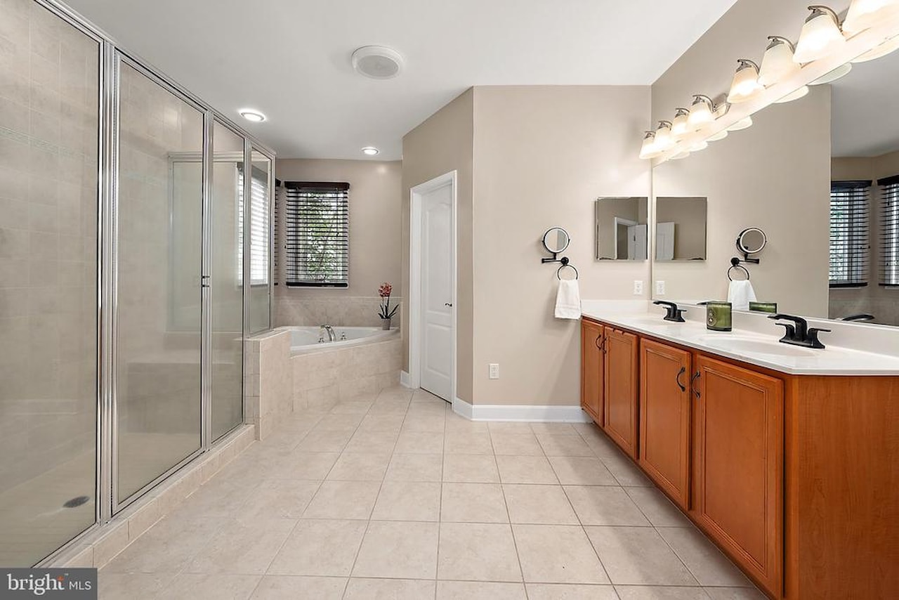  Real Estate for Sale - 11635 Maid At Arms Ln in Berlin Photo 33