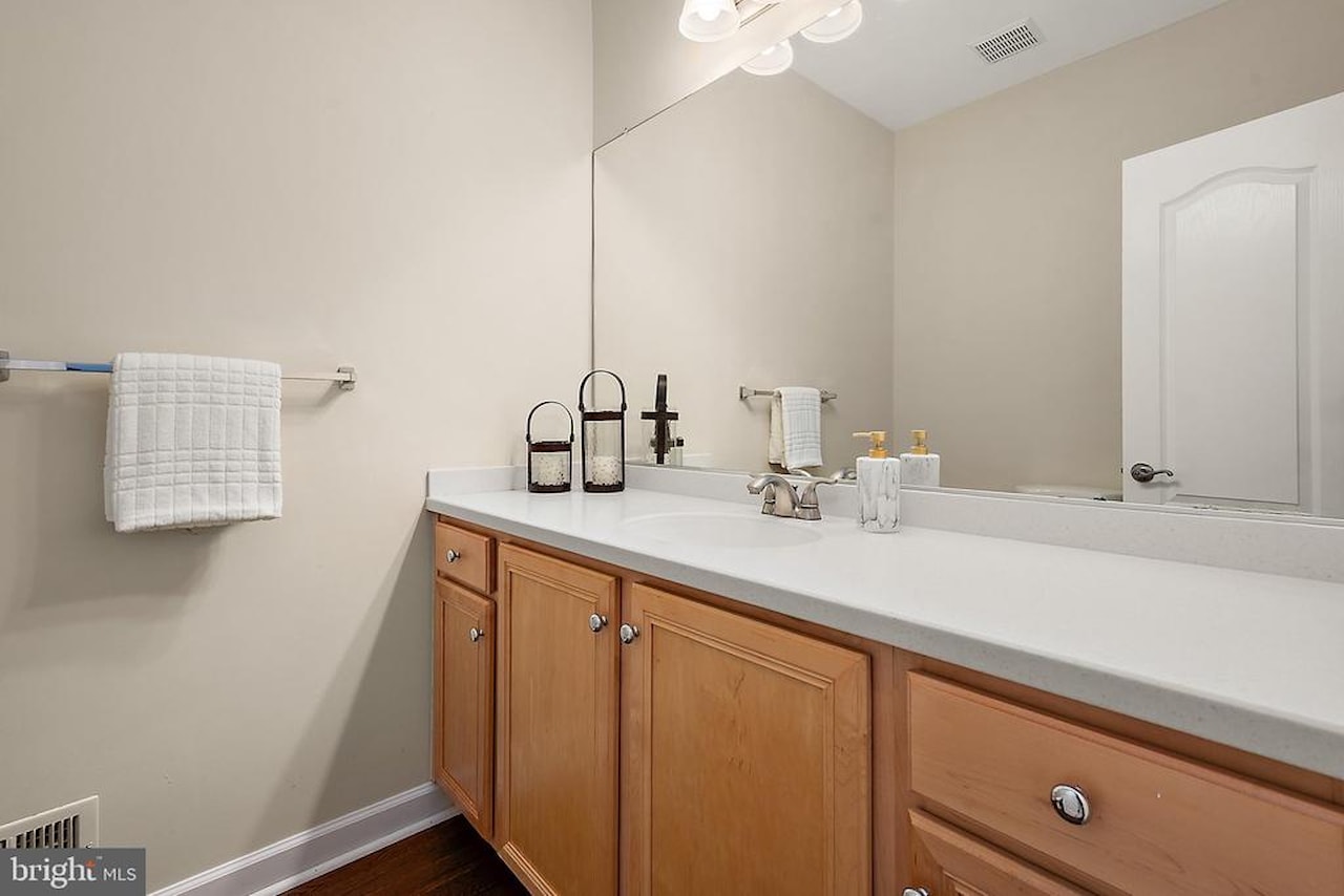  Real Estate for Sale - 11635 Maid At Arms Ln in Berlin Photo 25
