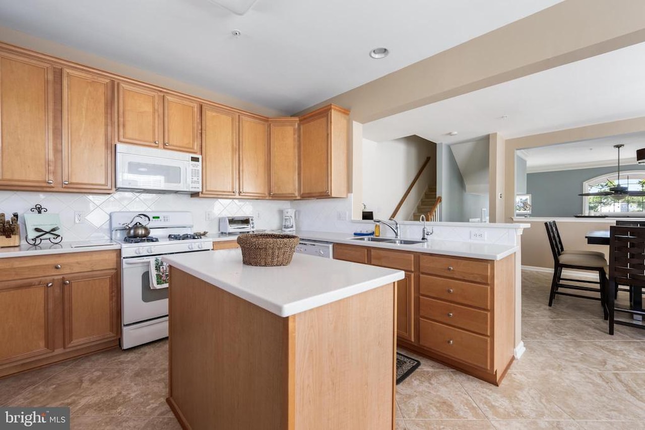  Real Estate for Sale - 12147 Landings Blvd #104 in Berlin Photo 12