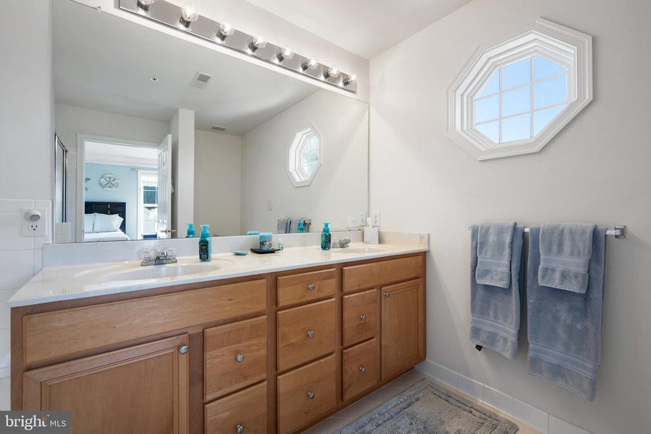  Real Estate for Sale - 12147 Landings Blvd #104 in Berlin Photo 23