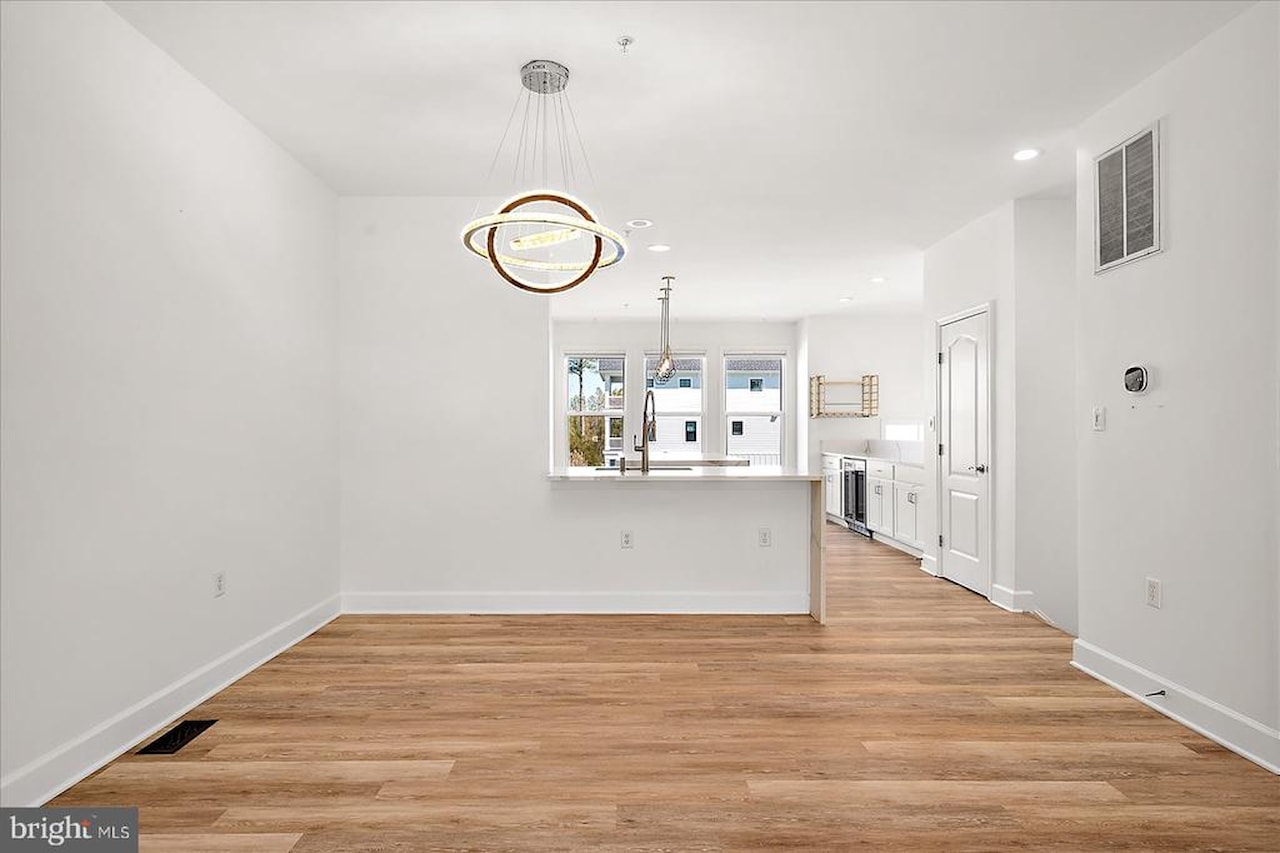  Real Estate for Sale - 10900 Holystone Ln #102 in Berlin Photo 30