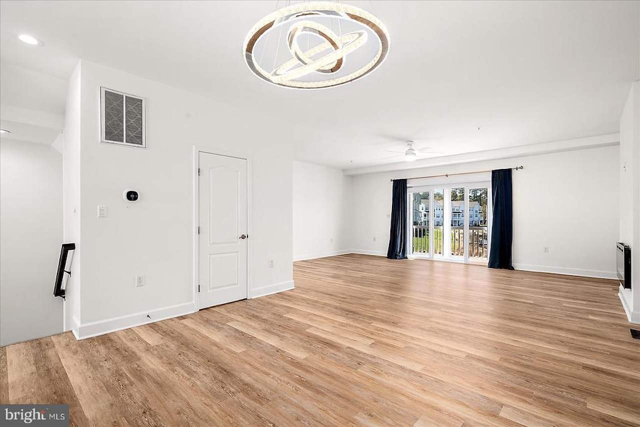  Real Estate for Sale - 10900 Holystone Ln #102 in Berlin Photo 31
