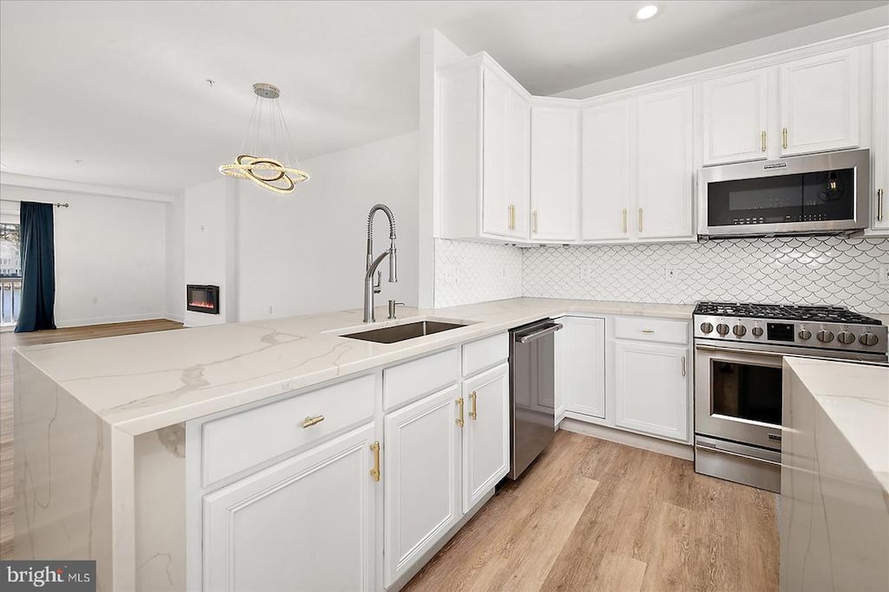  Real Estate for Sale - 10900 Holystone Ln #102 in Berlin Photo 13