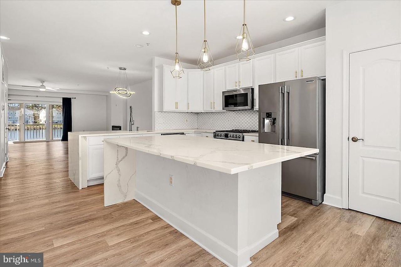  Real Estate for Sale - 10900 Holystone Ln #102 in Berlin Photo 14