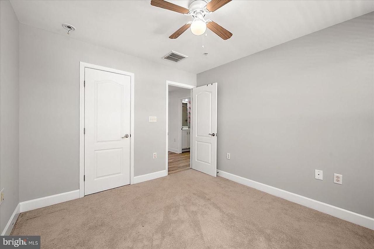  Real Estate for Sale - 10900 Holystone Ln #102 in Berlin Photo 59