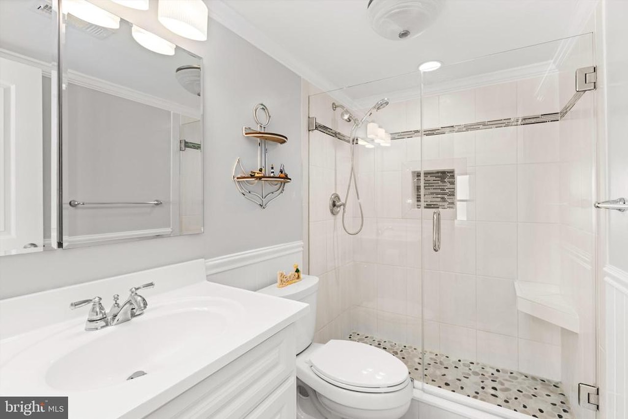 Diamond Beach Real Estate for Sale - 3801 Atlantic Ave in Ocean City Photo 4
