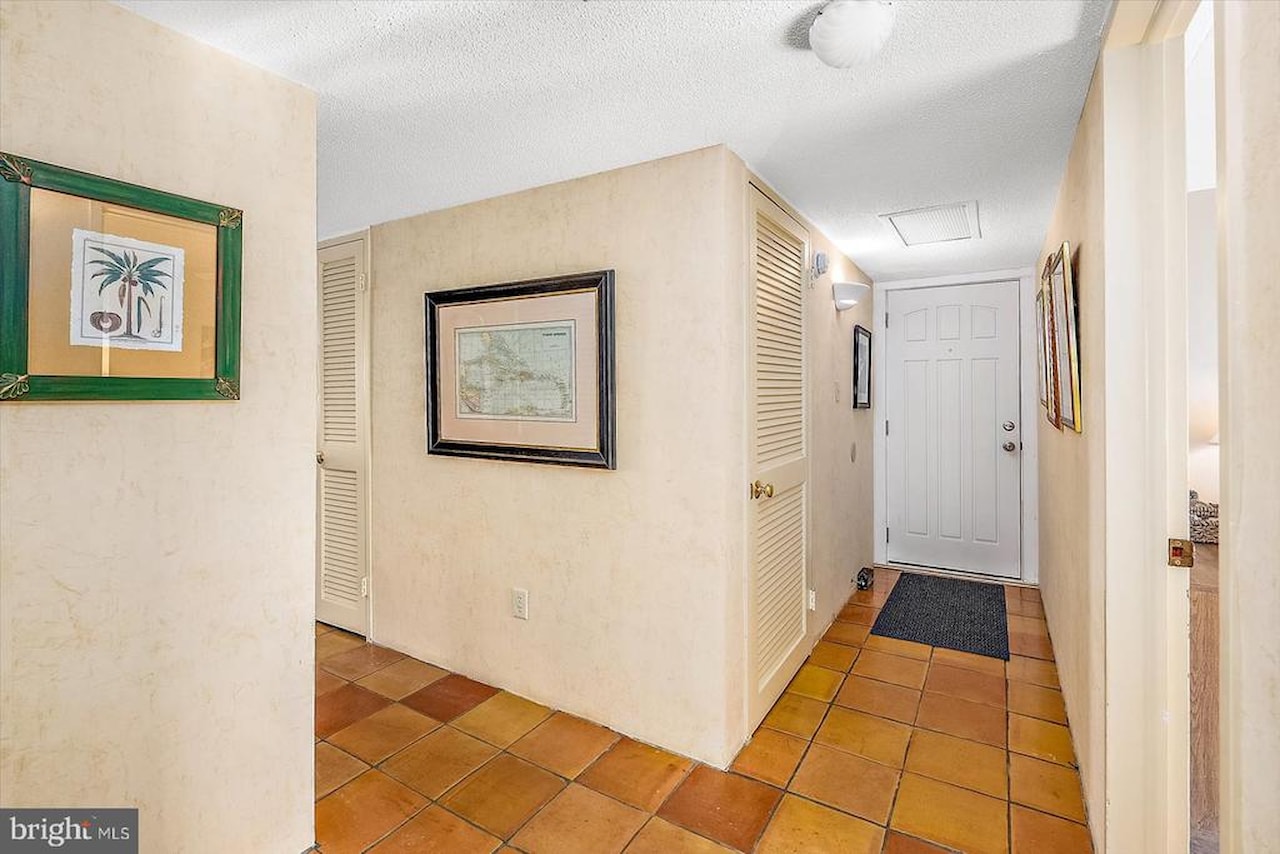 Covington Towers Real Estate for Sale - 12903 Wight St #301 in Ocean City Photo 7