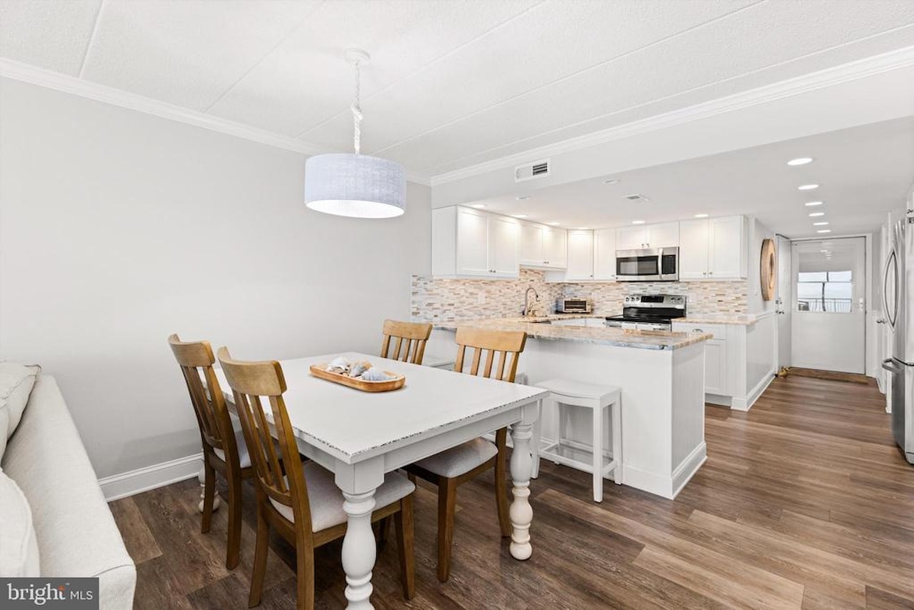 Diamond Beach Real Estate for Sale - 3801 Atlantic Ave in Ocean City Photo 9