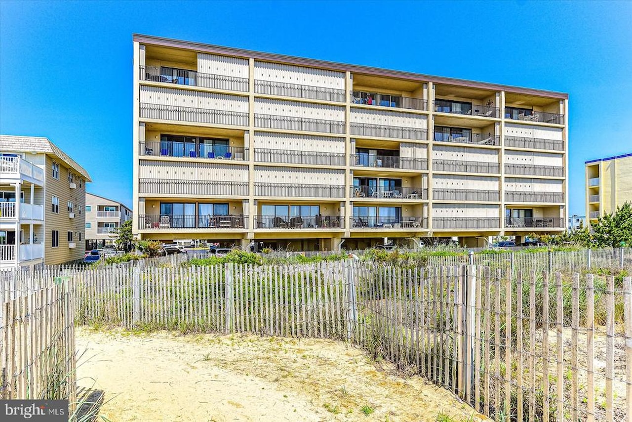 Covington Towers Real Estate for Sale - 12903 Wight St #301 in Ocean City Photo 6