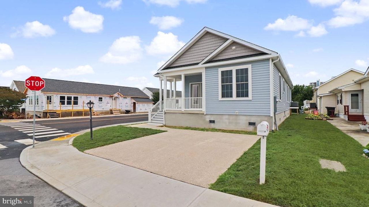  Real Estate for Sale - 13214 Ocean Dr in Ocean City Photo 3