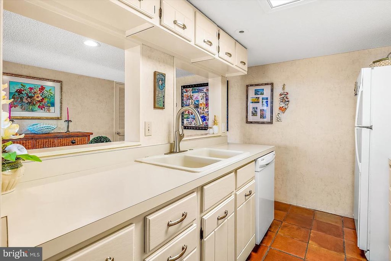 Covington Towers Real Estate for Sale - 12903 Wight St #301 in Ocean City Photo 19