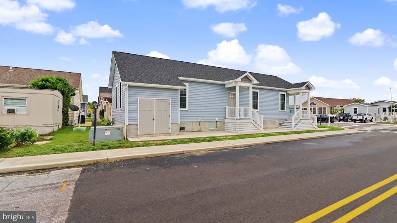  Real Estate for Sale - 13214 Ocean Dr in Ocean City Photo 5