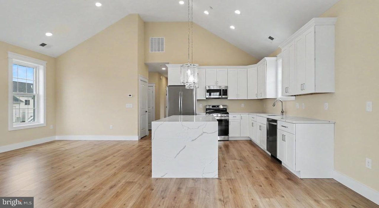  Real Estate for Sale - 13214 Ocean Dr in Ocean City Photo 8