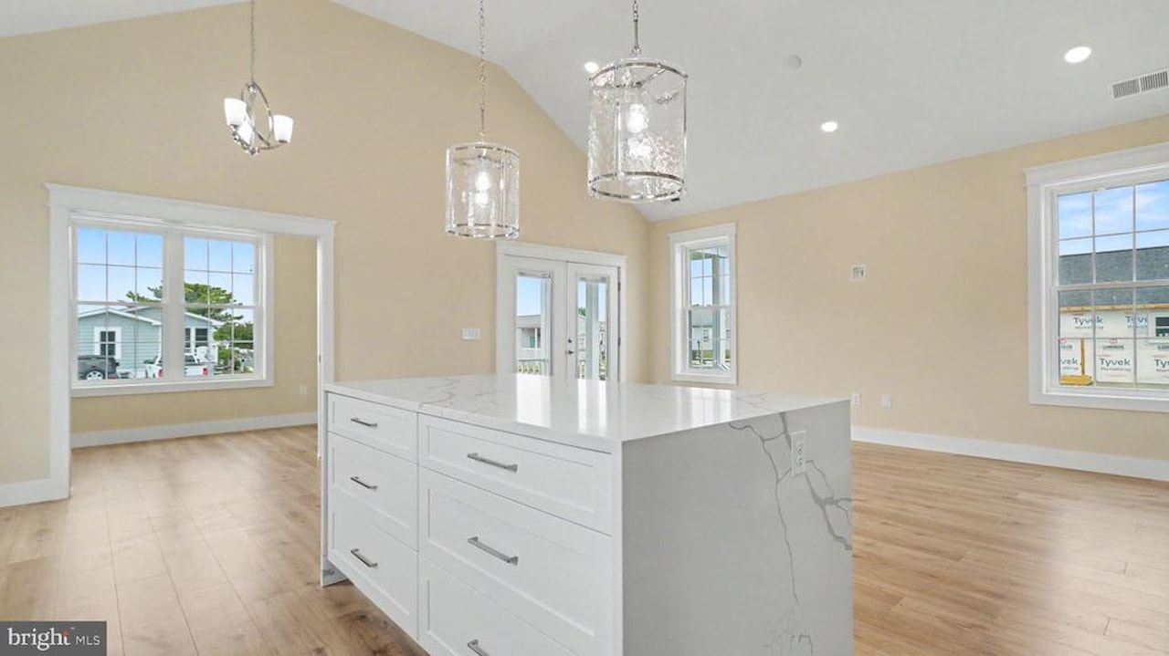  Real Estate for Sale - 13214 Ocean Dr in Ocean City Photo 14