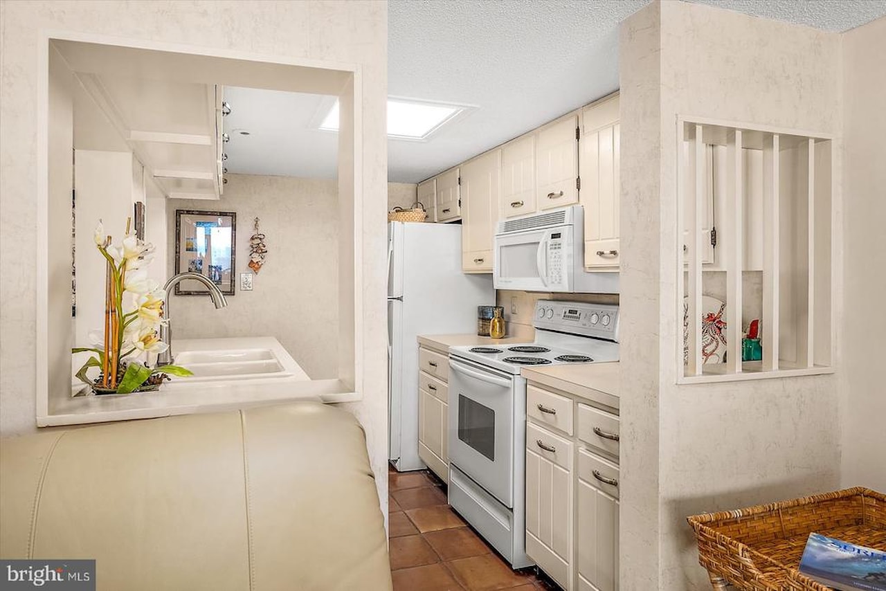 Covington Towers Real Estate for Sale - 12903 Wight St #301 in Ocean City Photo 15