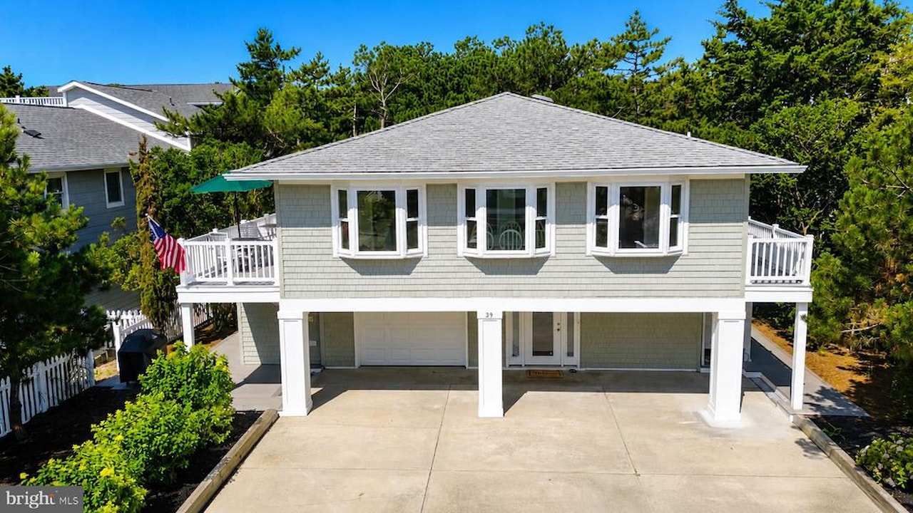  Real Estate for Sale - 39 Dune Rd in Bethany Beach Photo 3