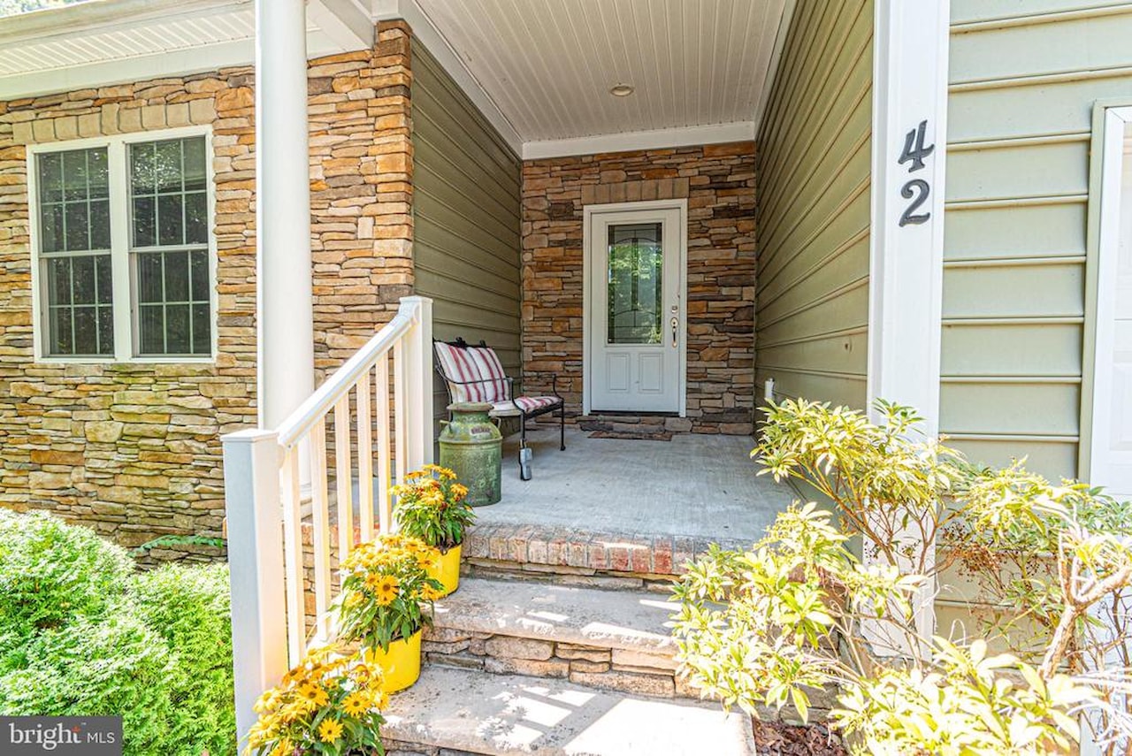  Real Estate for Sale - 42 Quarter Staff Pl in Ocean Pines