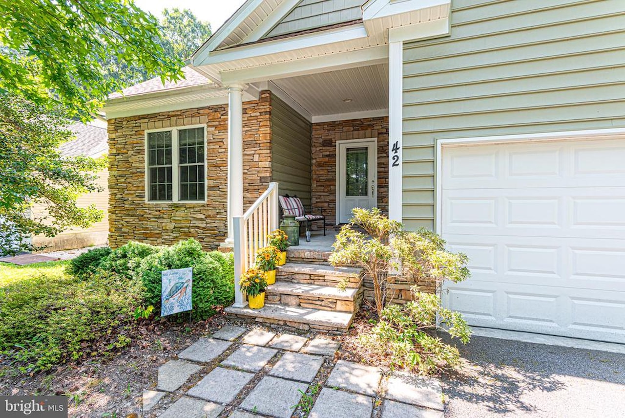  Real Estate for Sale - 42 Quarter Staff Pl in Ocean Pines Photo 2