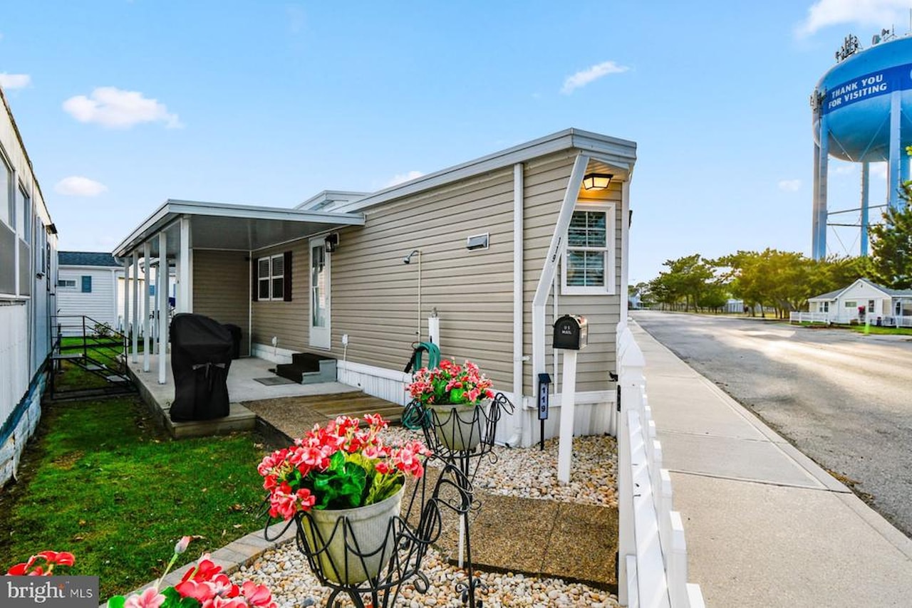 Real Estate for Sale - 119 136th St in Ocean City Photo 3