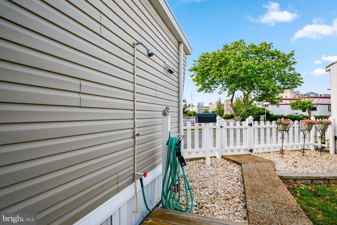  Real Estate for Sale - 119 136th St in Ocean City Photo 6