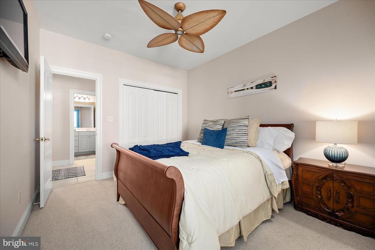 Sunrise Cove Real Estate for Sale - 12901 Old Bridge Rd #8 PH 2 in Ocean City Photo 37