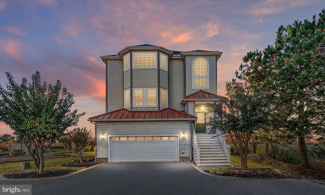 Sunrise Cove Real Estate for Sale - 12901 Old Bridge Rd #8 PH 2 in Ocean City