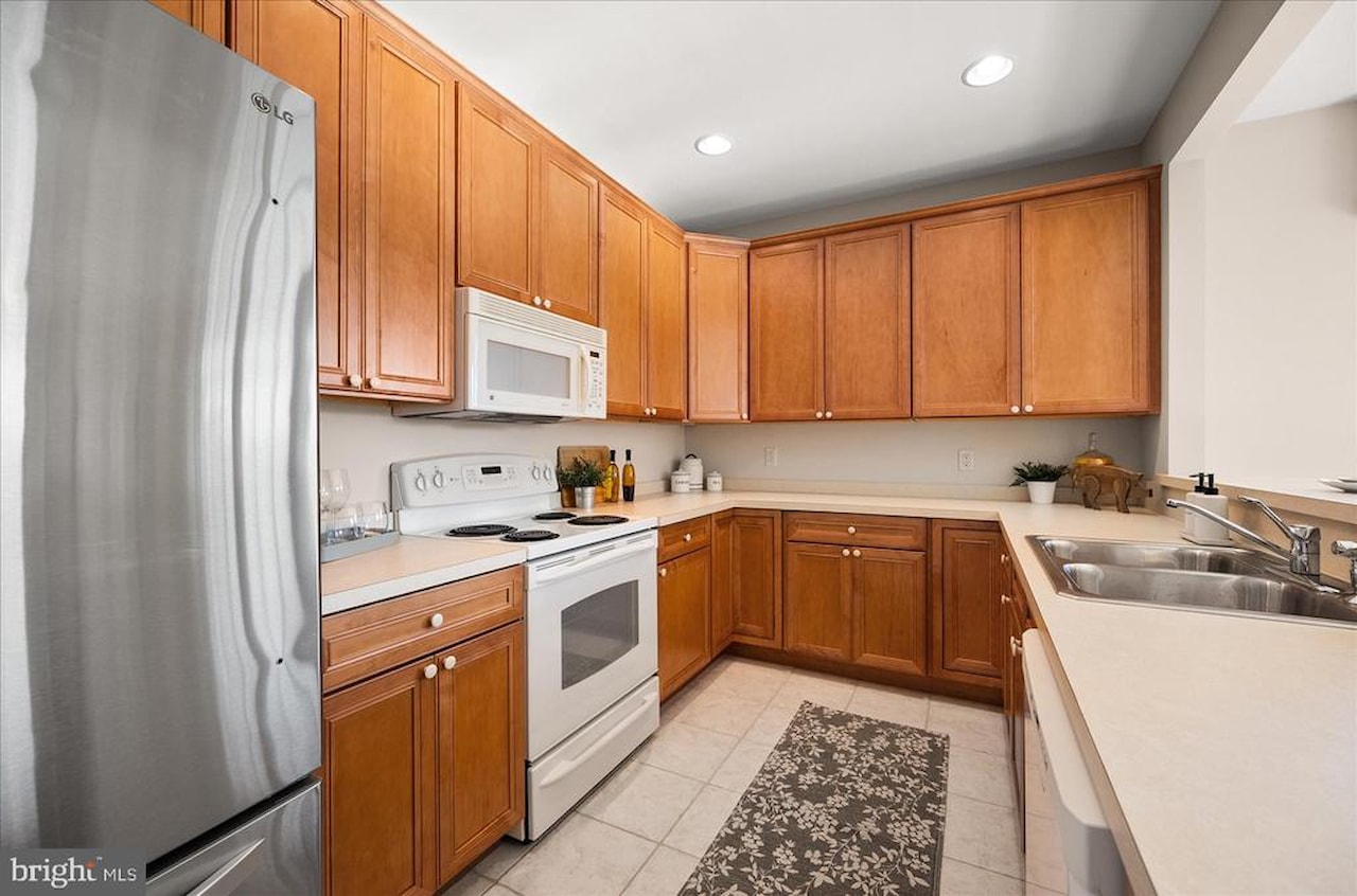 Sunrise Cove Real Estate for Sale - 12901 Old Bridge Rd #8 PH 2 in Ocean City Photo 44