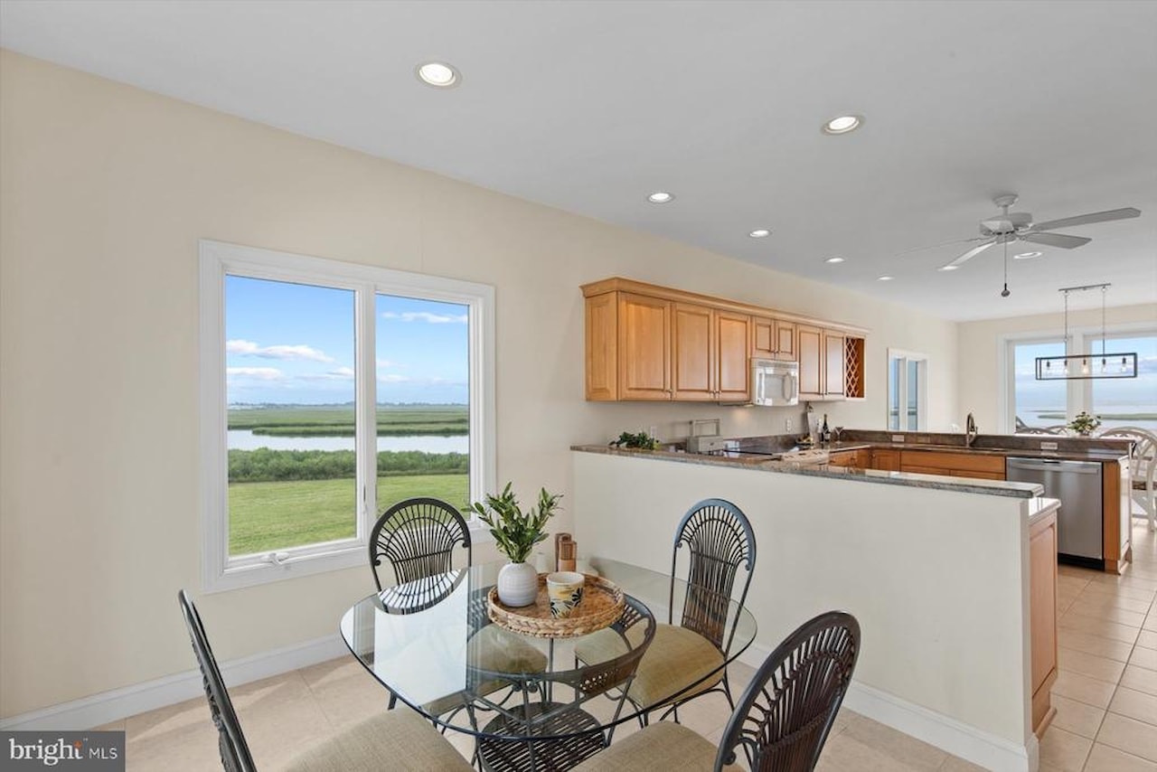  Real Estate for Sale - 6 S Shore Dr in North Bethany Photo 17