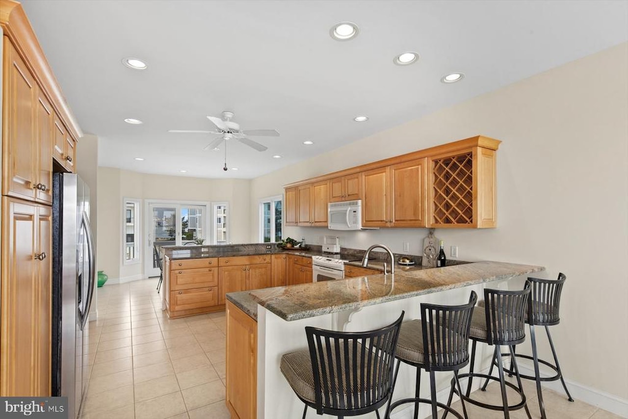  Real Estate for Sale - 6 S Shore Dr in North Bethany Photo 13