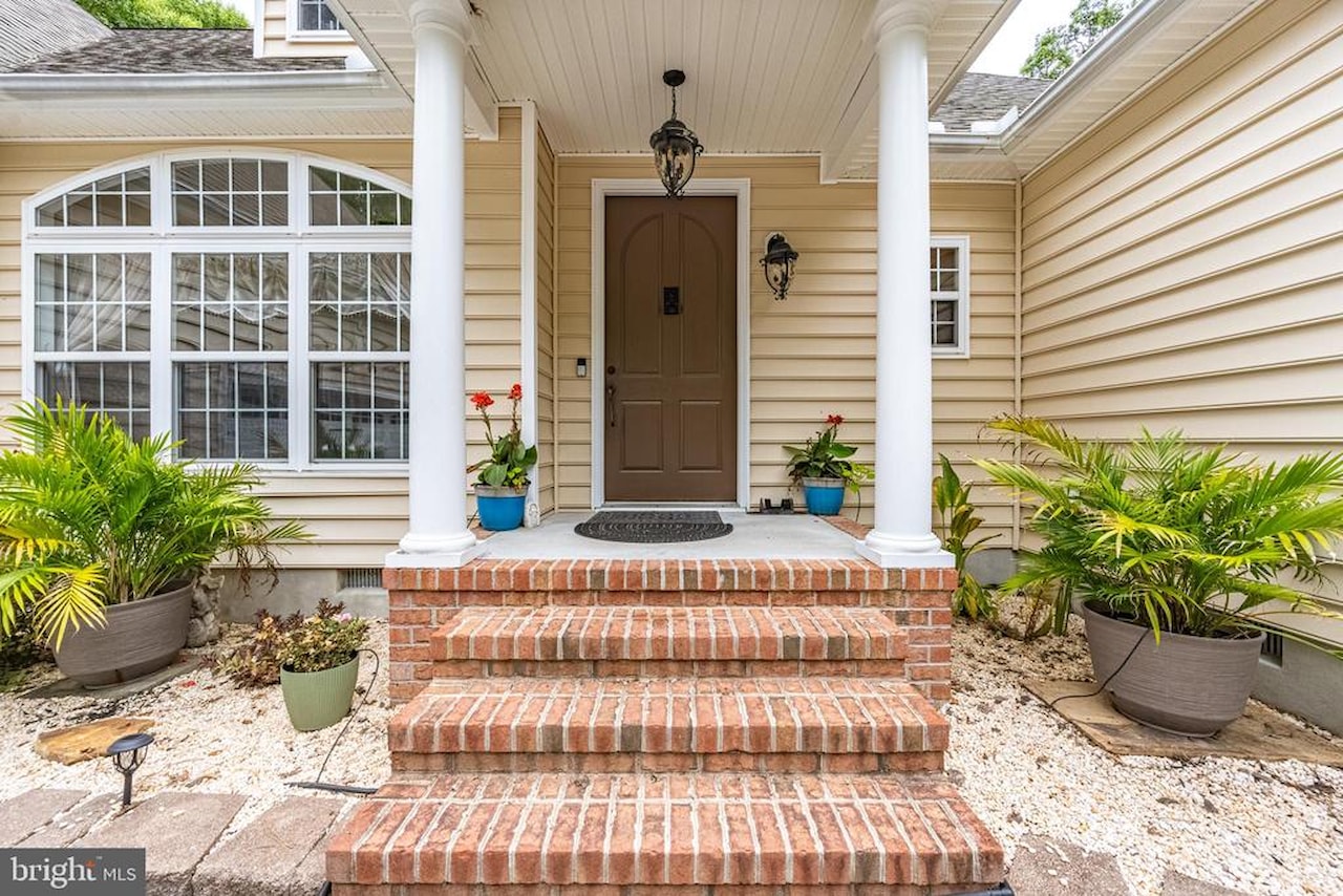  Real Estate for Sale - 12089 Saint Martins Neck Rd in Bishopville Photo 2