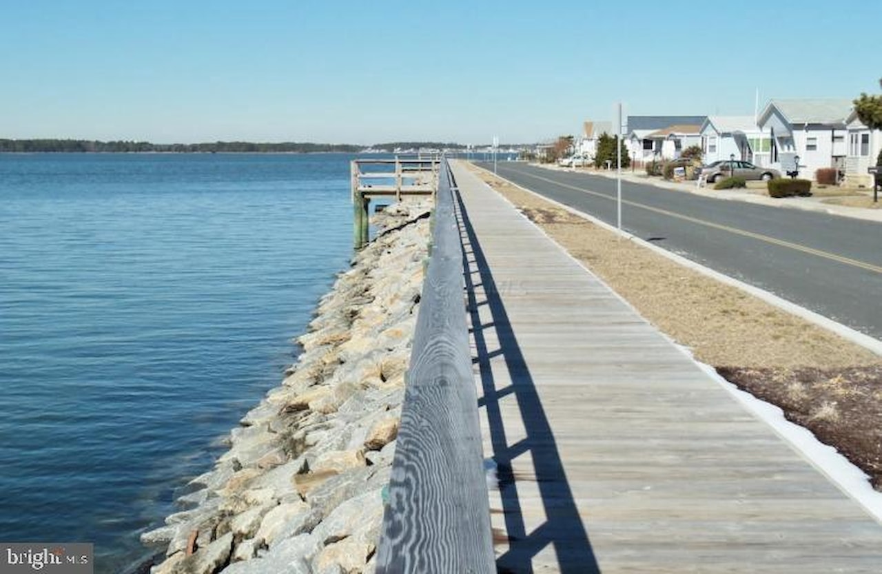  Real Estate for Sale - 105 Assateague Ct in Ocean City Photo 21