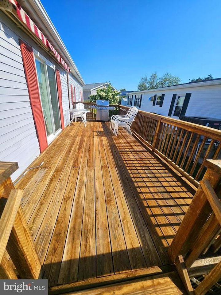  Real Estate for Sale - 105 Assateague Ct in Ocean City Photo 3