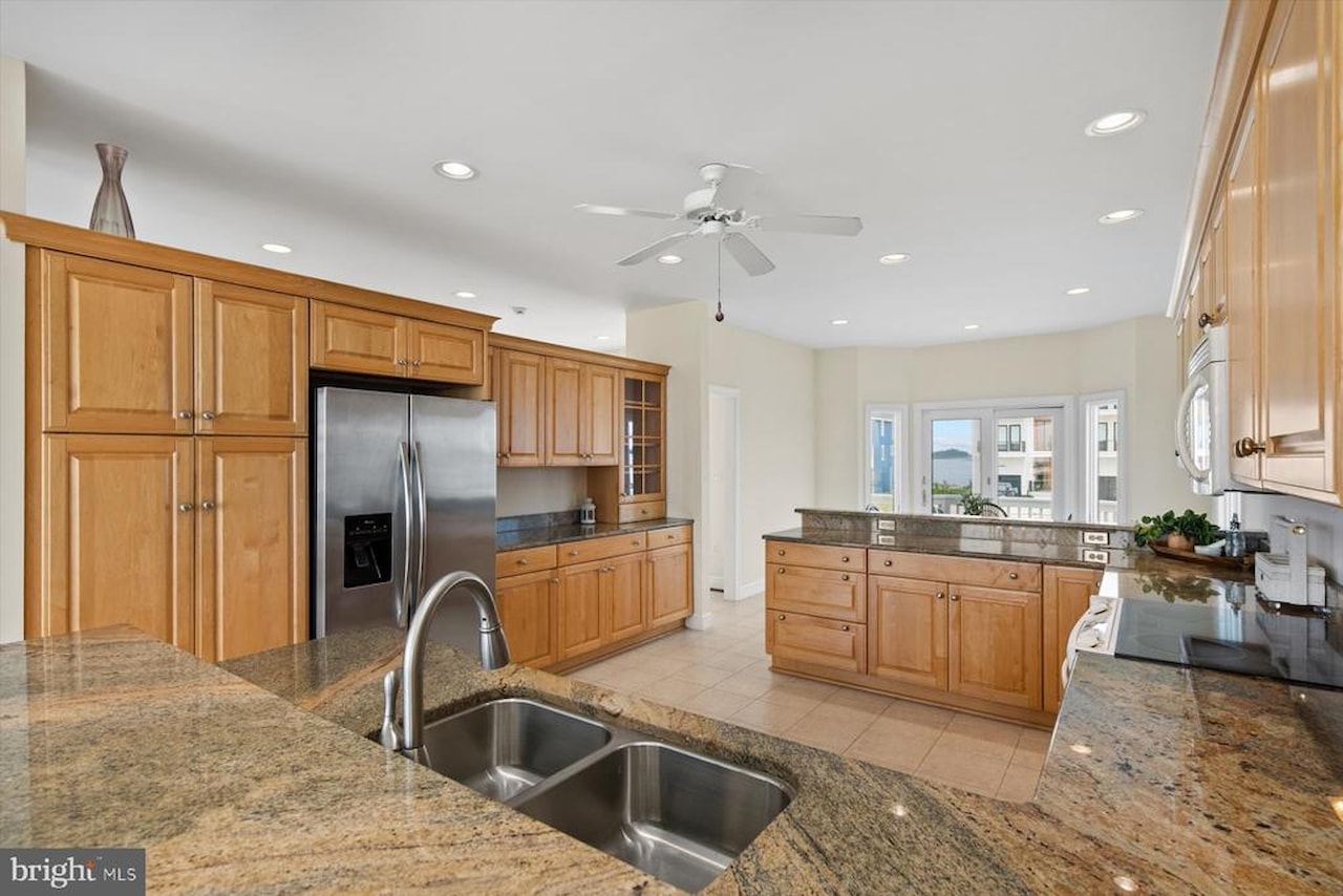  Real Estate for Sale - 6 S Shore Dr in North Bethany Photo 14