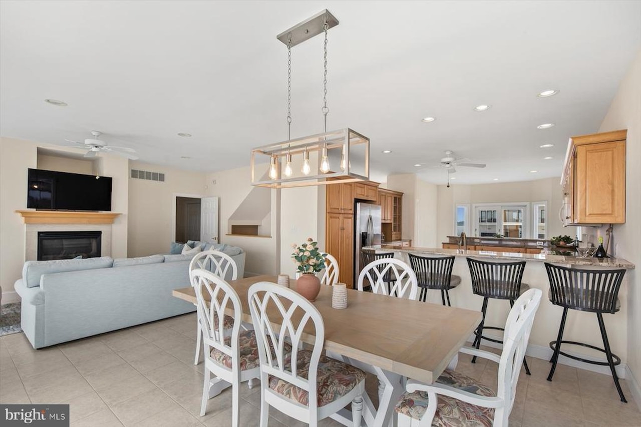  Real Estate for Sale - 6 S Shore Dr in North Bethany Photo 12